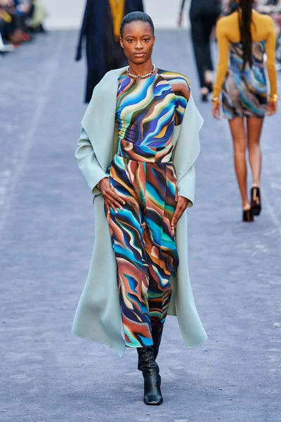 Look 12